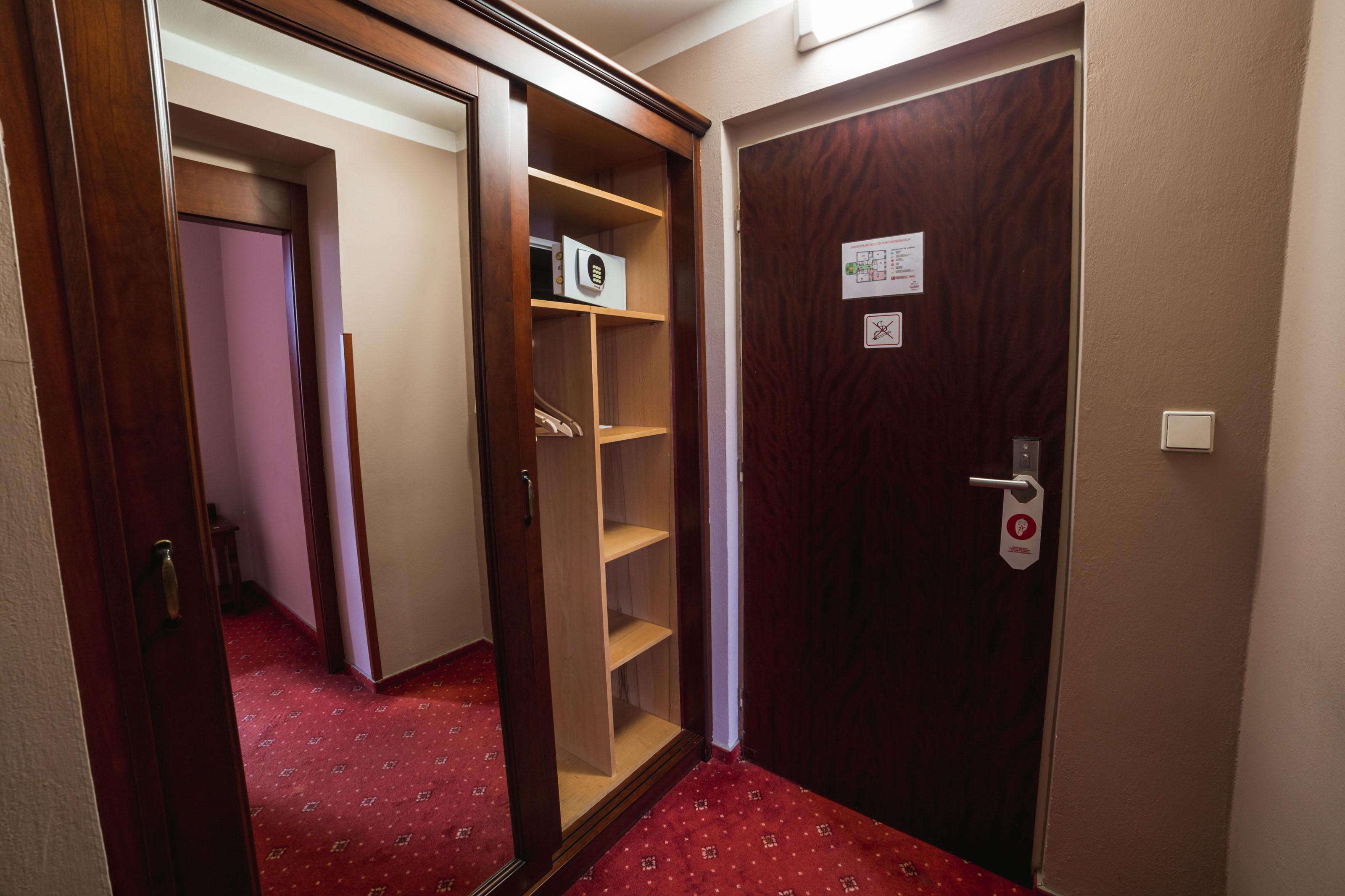 פראג Hotel Dalimil מראה חיצוני תמונה