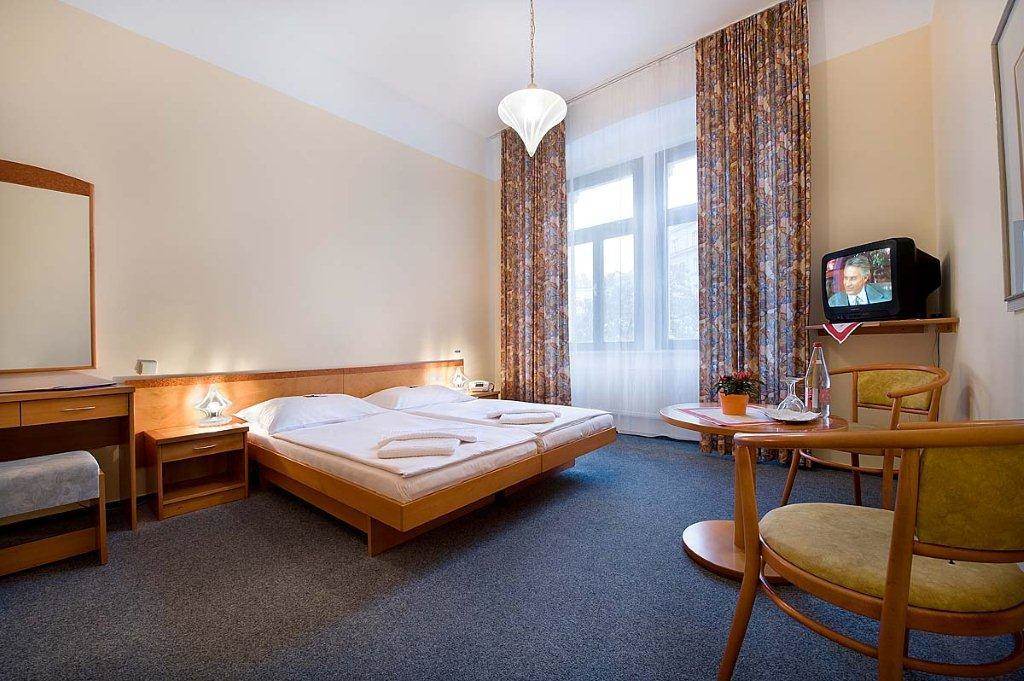 פראג Hotel Dalimil מראה חיצוני תמונה
