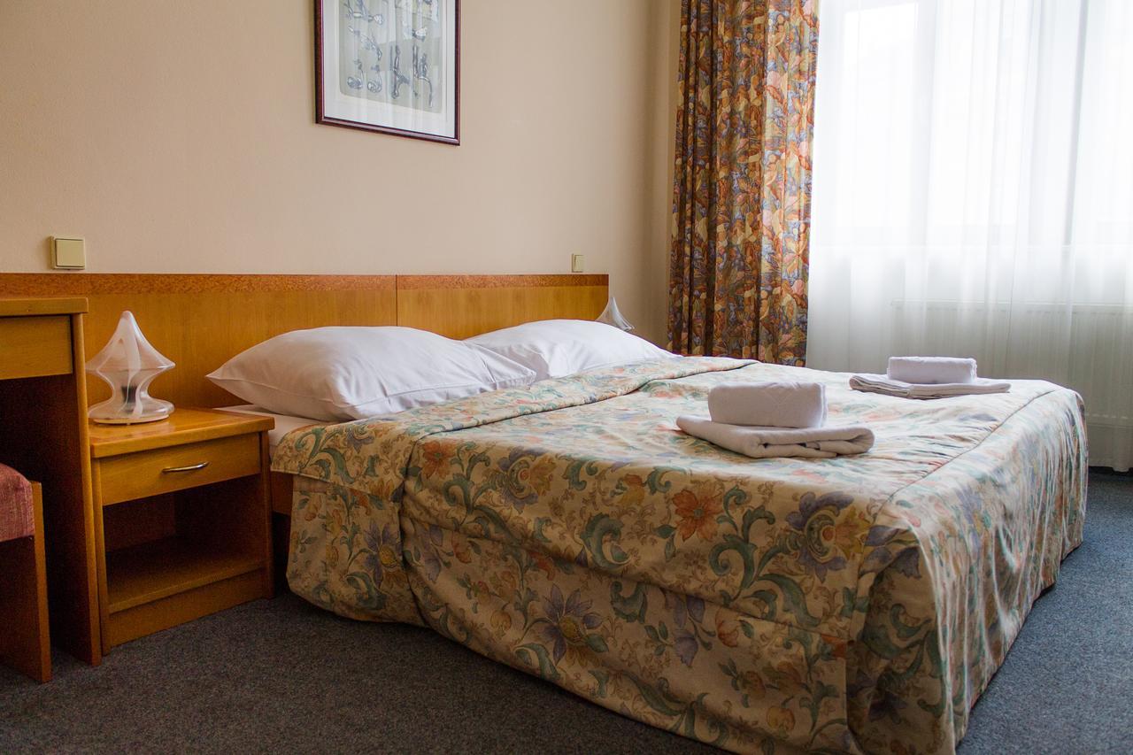 פראג Hotel Dalimil מראה חיצוני תמונה