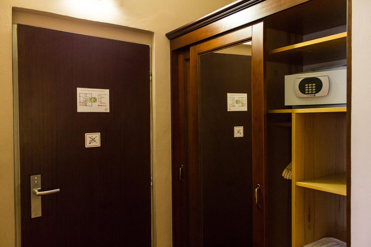 פראג Hotel Dalimil מראה חיצוני תמונה