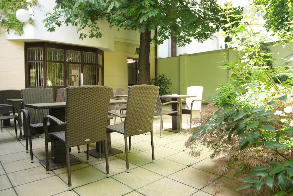 פראג Hotel Dalimil מראה חיצוני תמונה