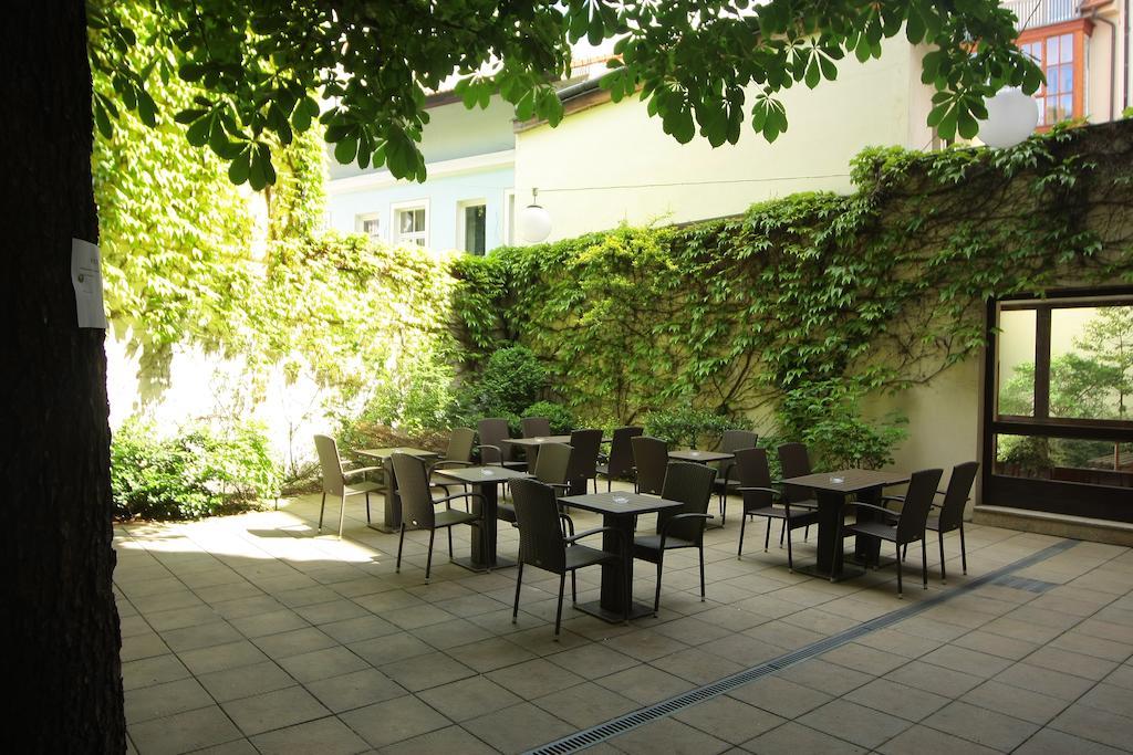 פראג Hotel Dalimil מראה חיצוני תמונה